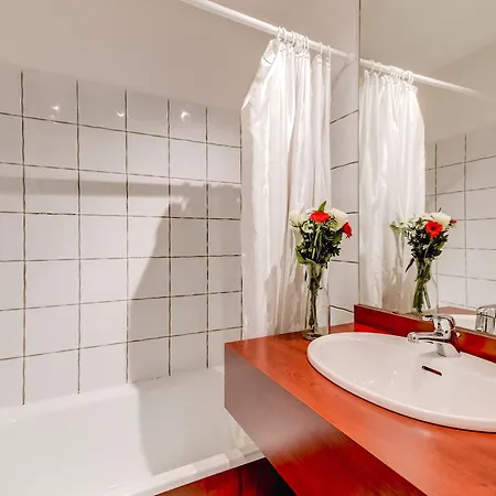 Hotell Abbatiale Et Restaurant Centre 3*