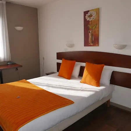 Hotel Abbatiale Et Restaurant Centre 3*