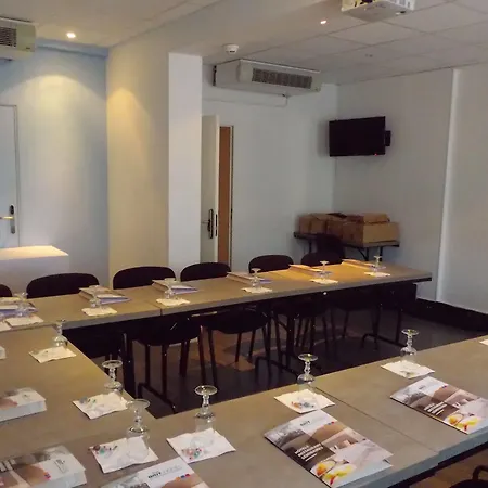 Abbatiale Et Restaurant Centre Hotel 3*