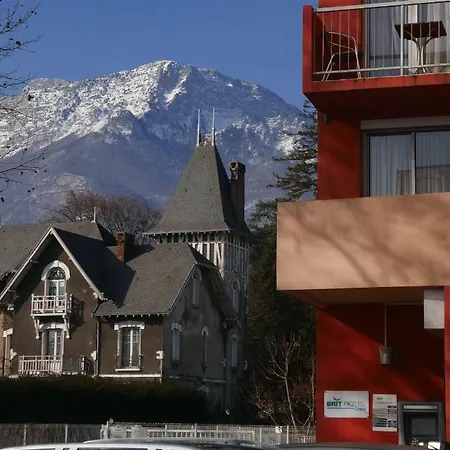 Hotel Abbatiale Et Restaurant Centre 3*